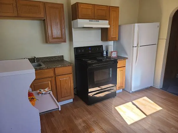 36B Hepper St — Photo 2