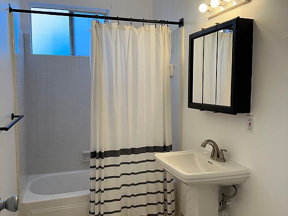 3rd image of 2126 Stewart St APT B