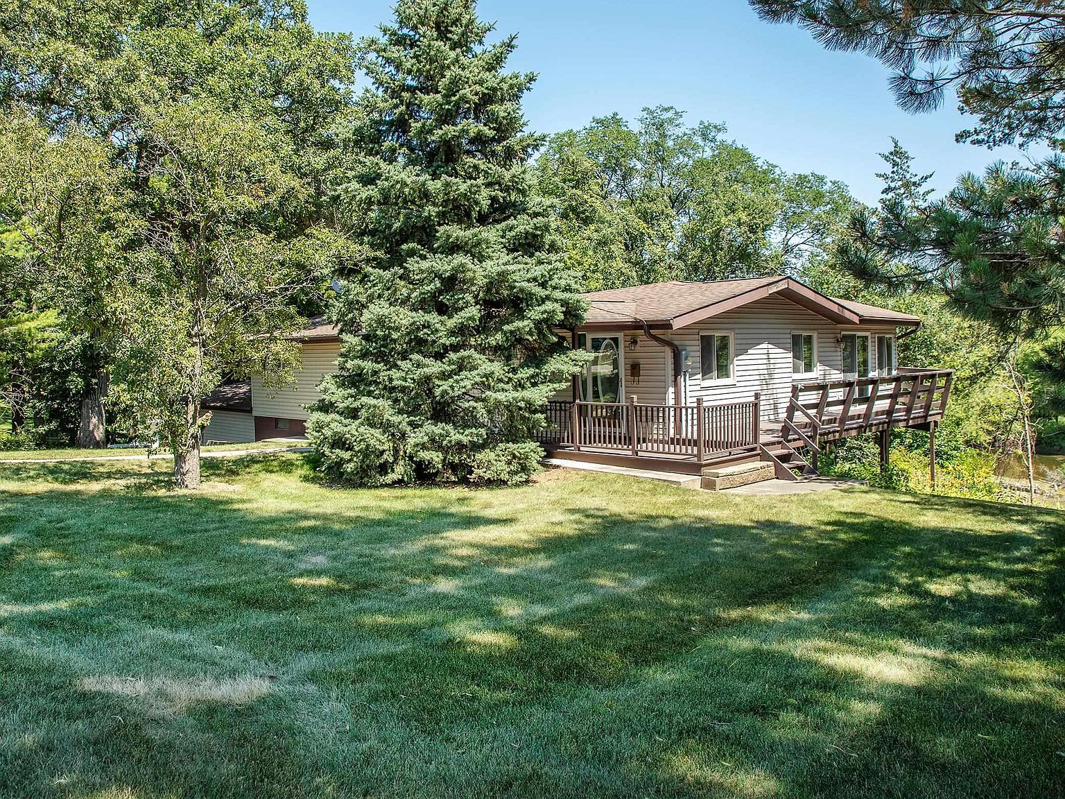 206 Island View Dr, Waverly, IA 50677 Zillow