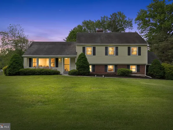 936 Linda Vista Dr, West Chester, PA 19380