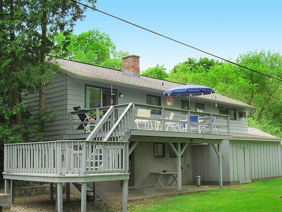 5 Laurel Road-rear deck