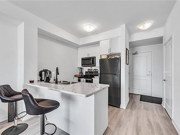 2nd image of 5055 Greenlane #515