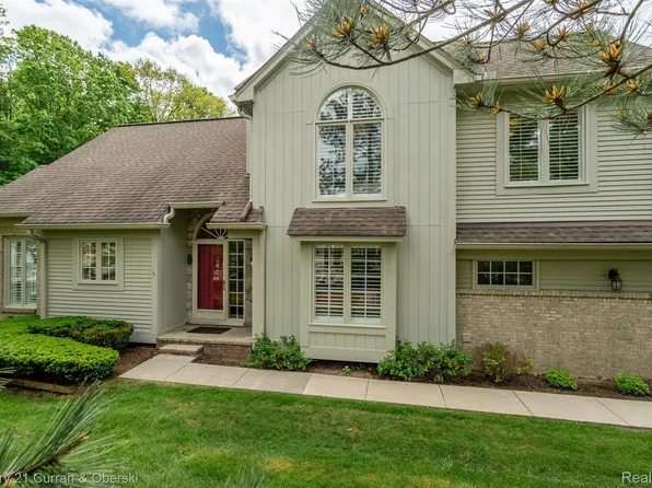 439 Covington Ct, Northville, MI 48168