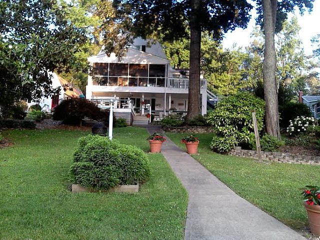 2nd image of 120 Magnolia Ct