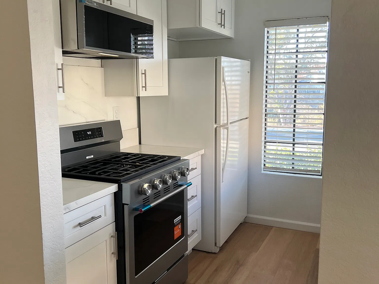 2 bed, 920 sqft, $3,000 — Photo 4