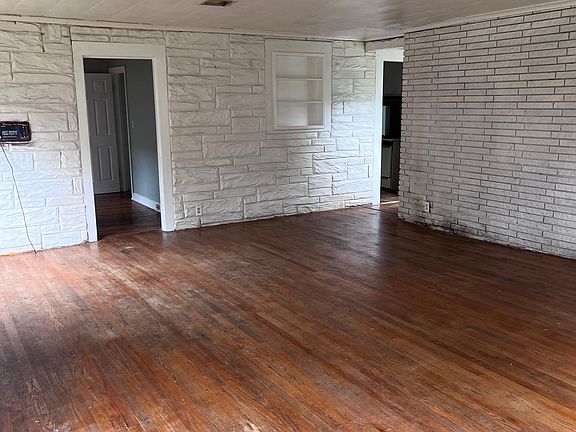 3rd image of 4401 Olga St