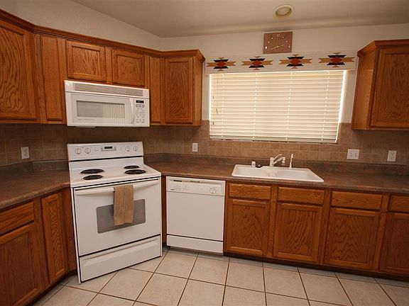 4th image of 13923 E 53rd Ln