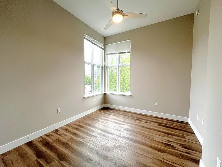 Sunrise Apartments — Photo 34