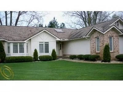 2340 Briar Rdg photo 1
