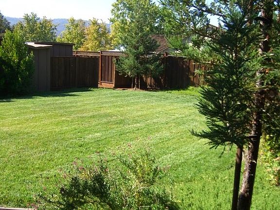 5th image of 420 Hillcrest Dr