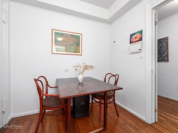 4th image of 215 E 73rd St APT 10G