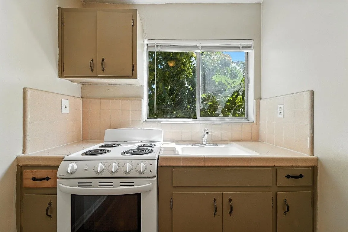 Modern Studio Apartment in Merced | 1 Bath | $995/mo — Photo 4