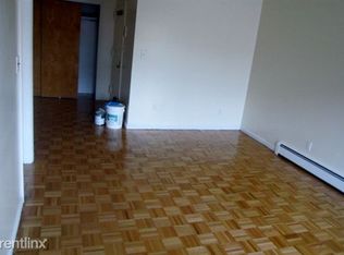 3041 14th St, Astoria, NY 11102
