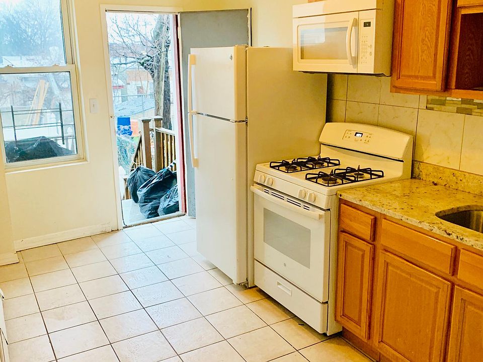 1st image of 1740 Van Buren St #1