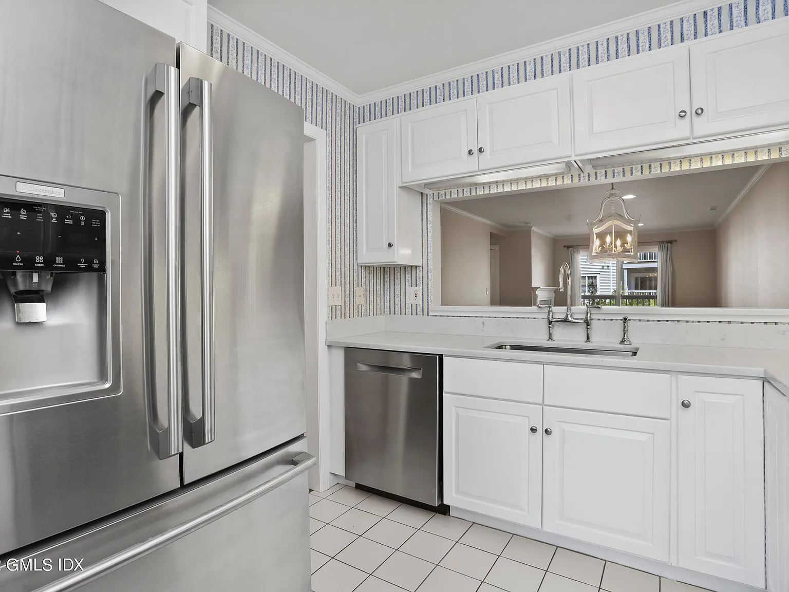 1 bed, 2.0 bath, 1123 sqft, $4,900 — Photo 4