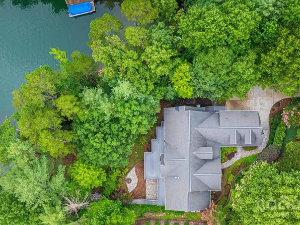 1838 Southpointe Dr, Morganton, NC 28655