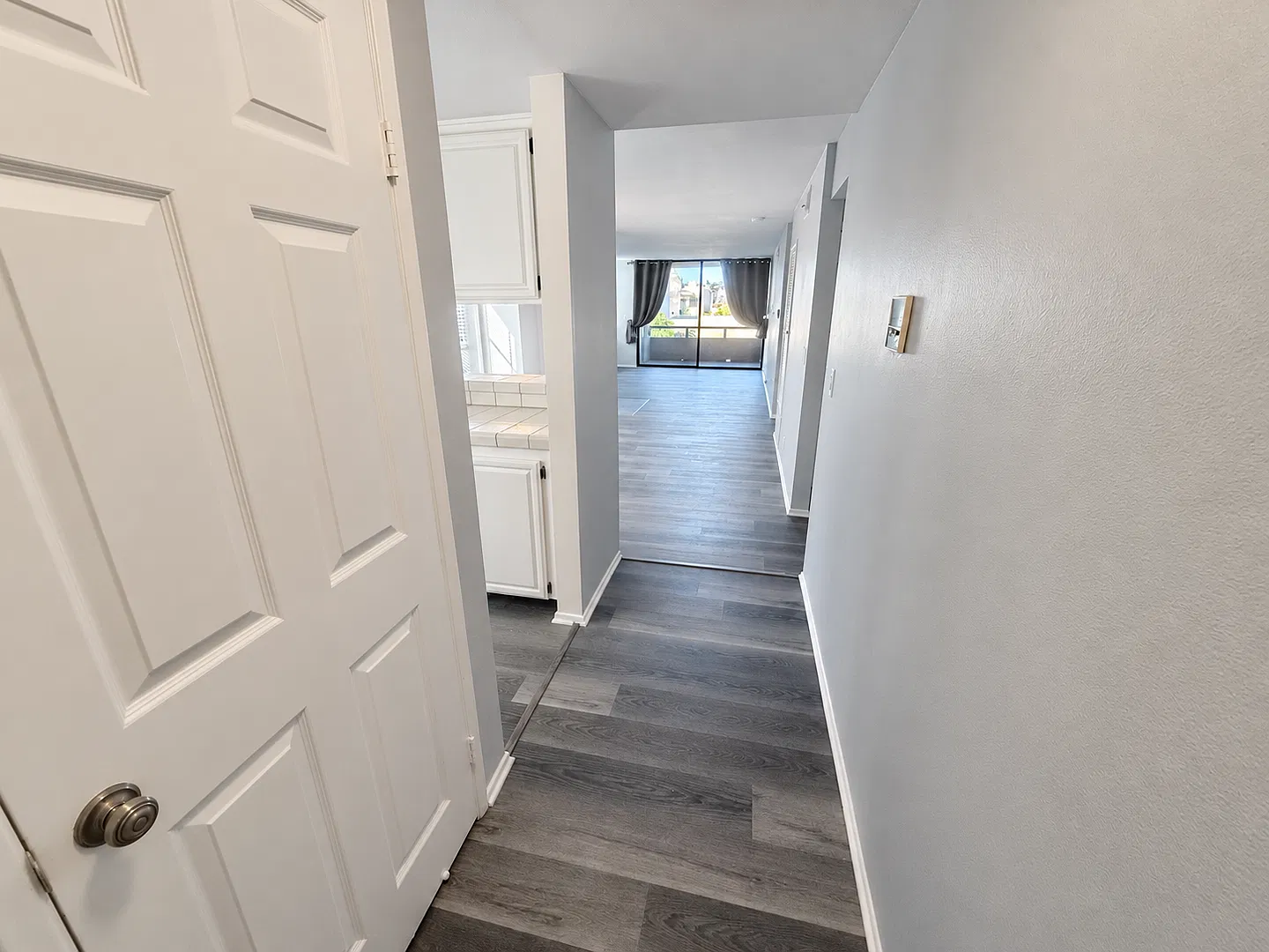 Rare Point Loma Spacious 2BR/2BA Condo with In Unit Laundr, Garage Parking & Storage — Photo 2
