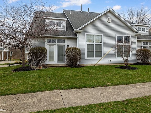 3rd image of 17568 Wildwood Ln