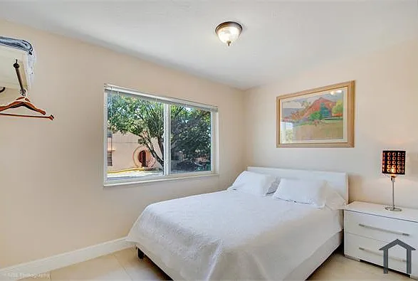 518 SW 7th Ave — Photo 3