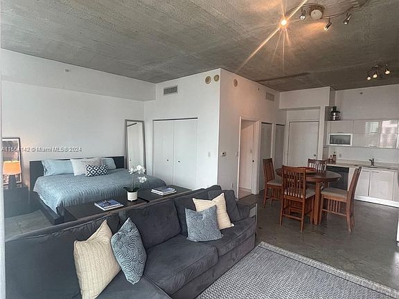 4th image of 133 NE 2nd Ave APT 2604