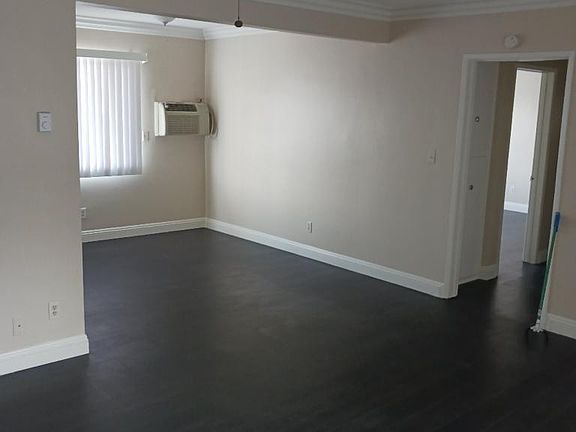4th image of 152 E La Verne Ave #17