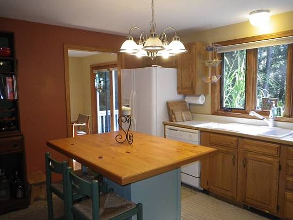 2nd image of 169 Highland Cir