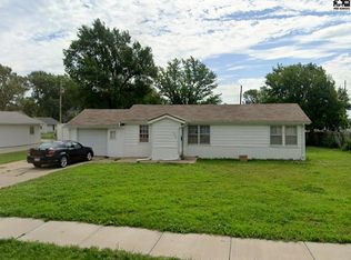 1325 S Chestnut St, McPherson, KS 67460