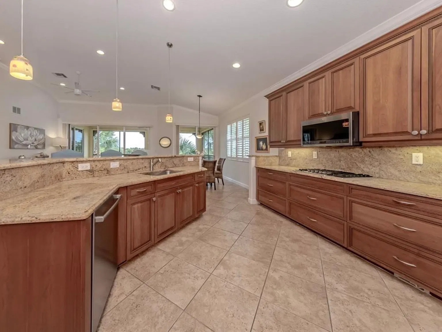 3 bed, 2326 sqft, $3,500 — Photo 4
