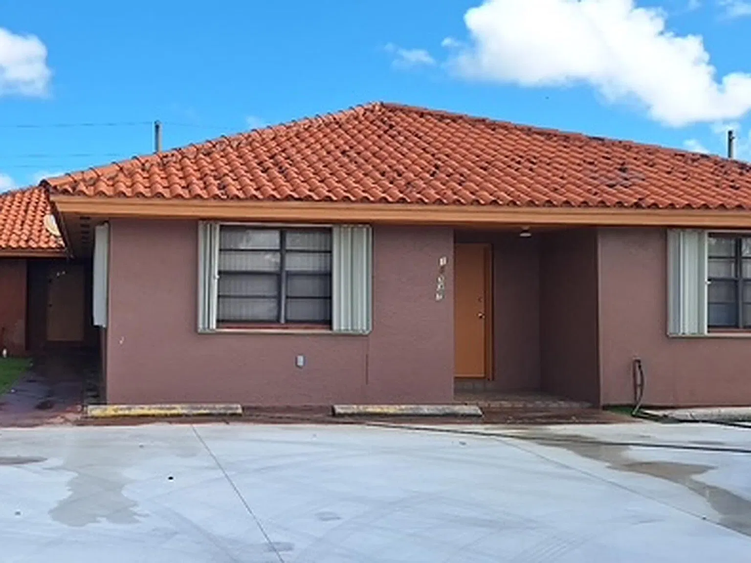 3 bed, 2.0 bath, 1301 sqft, $2,800 — Photo 2