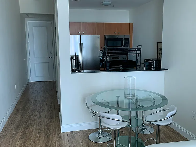 2200 NE 4th Ave #805 — Photo 4
