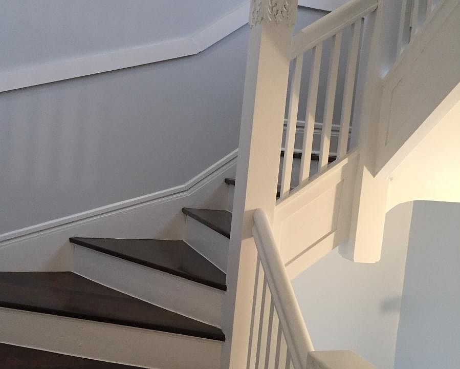 Entry Staircase
