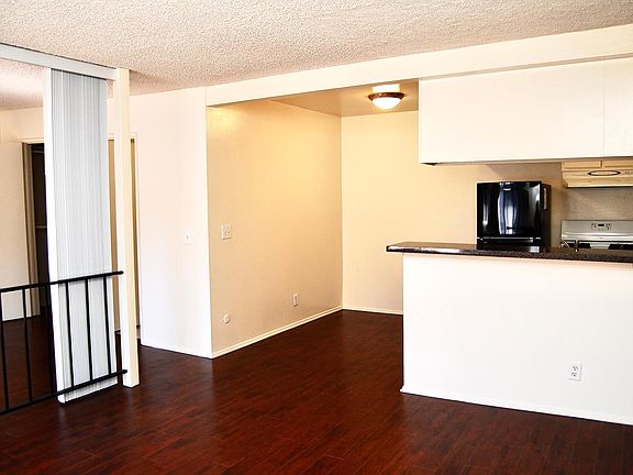 3rd image of 11659 Chandler Blvd APT 31