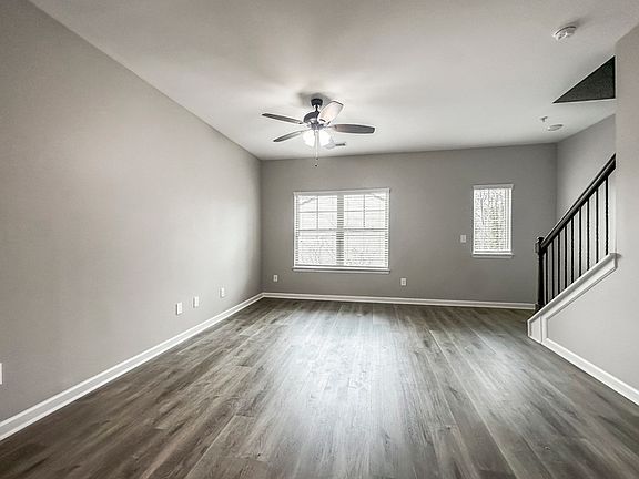 3rd image of 1056 Bayrose Cir