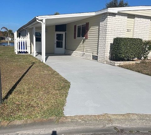 2nd image of 221 S Sandpiper Rd