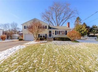 214 New Meadow Rd, Barrington, RI 02806