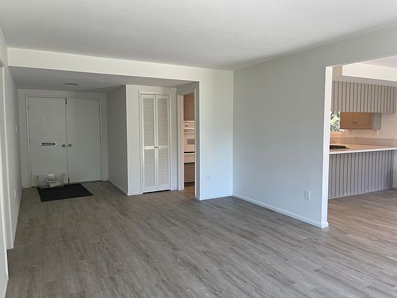 5th image of 662 N Darfield Ave