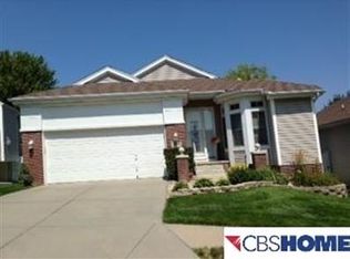 17316 Hickory Plz, Omaha, NE 68130