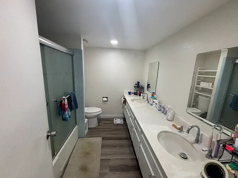 2772 W Bridgeport Ave — Photo 5