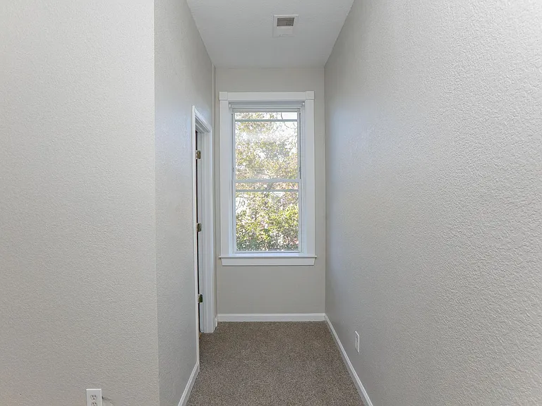 417 W 27th St — Photo 9
