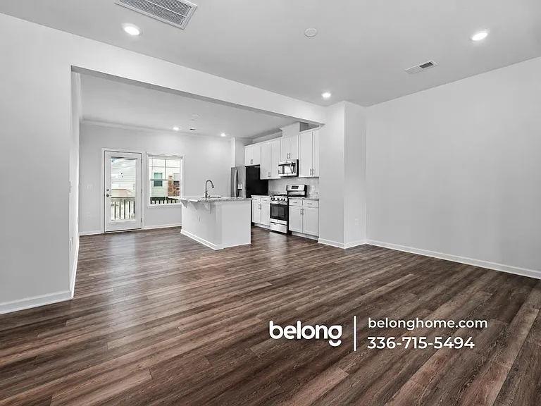 5243 Forsyth Park St — Photo 1