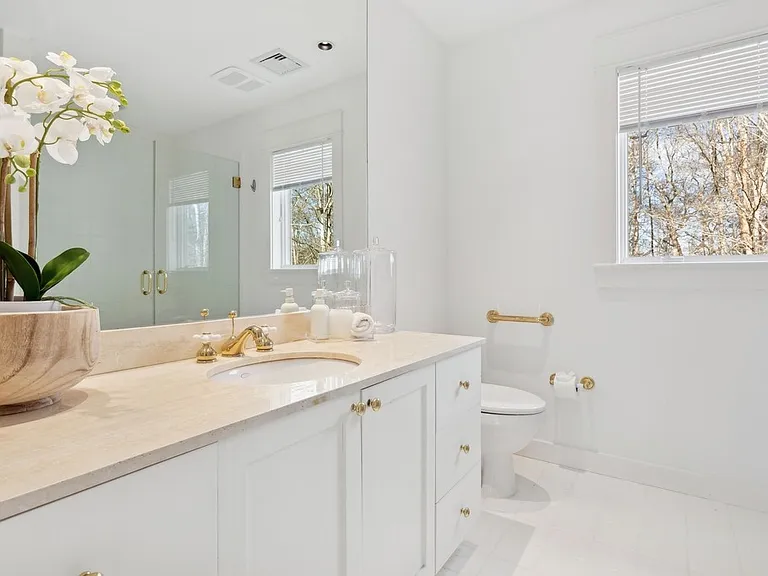640 Old Stone Hwy — Photo 16