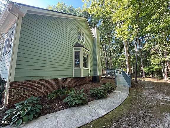 2nd image of 400 Oak Run Dr