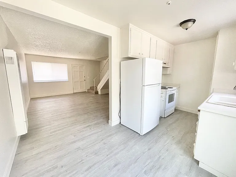 1112 Orchard Street — Photo 2
