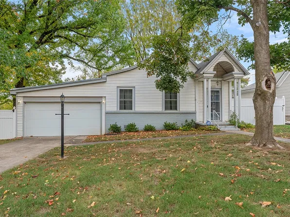 1114 S 4th St, Rogers, AR 72756