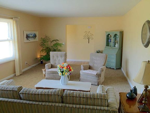 2nd image of 280 Gillcrest Dr
