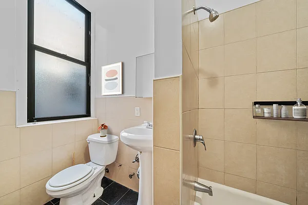 Rented by Vector New York, LLC | media 4