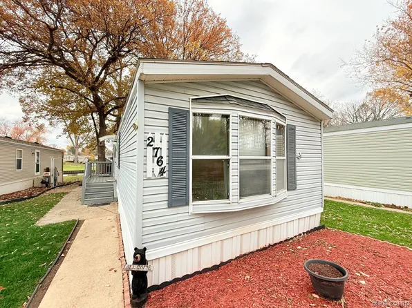 2764 Sunset Dr, Brooklyn, MI 49230