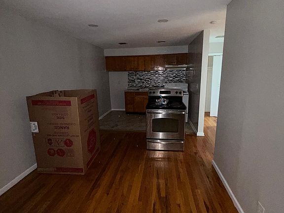 3rd image of 41 Smith St APT B9