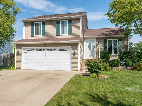 8 Aspen Ct, Streamwood, IL 60107