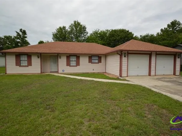 309 Northlake Dr, Warner Robins, GA 31093